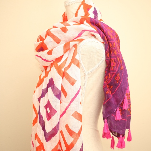 Shiraleah Boho Tribal Linen Scarf with Fringe - Picture 4 of 8